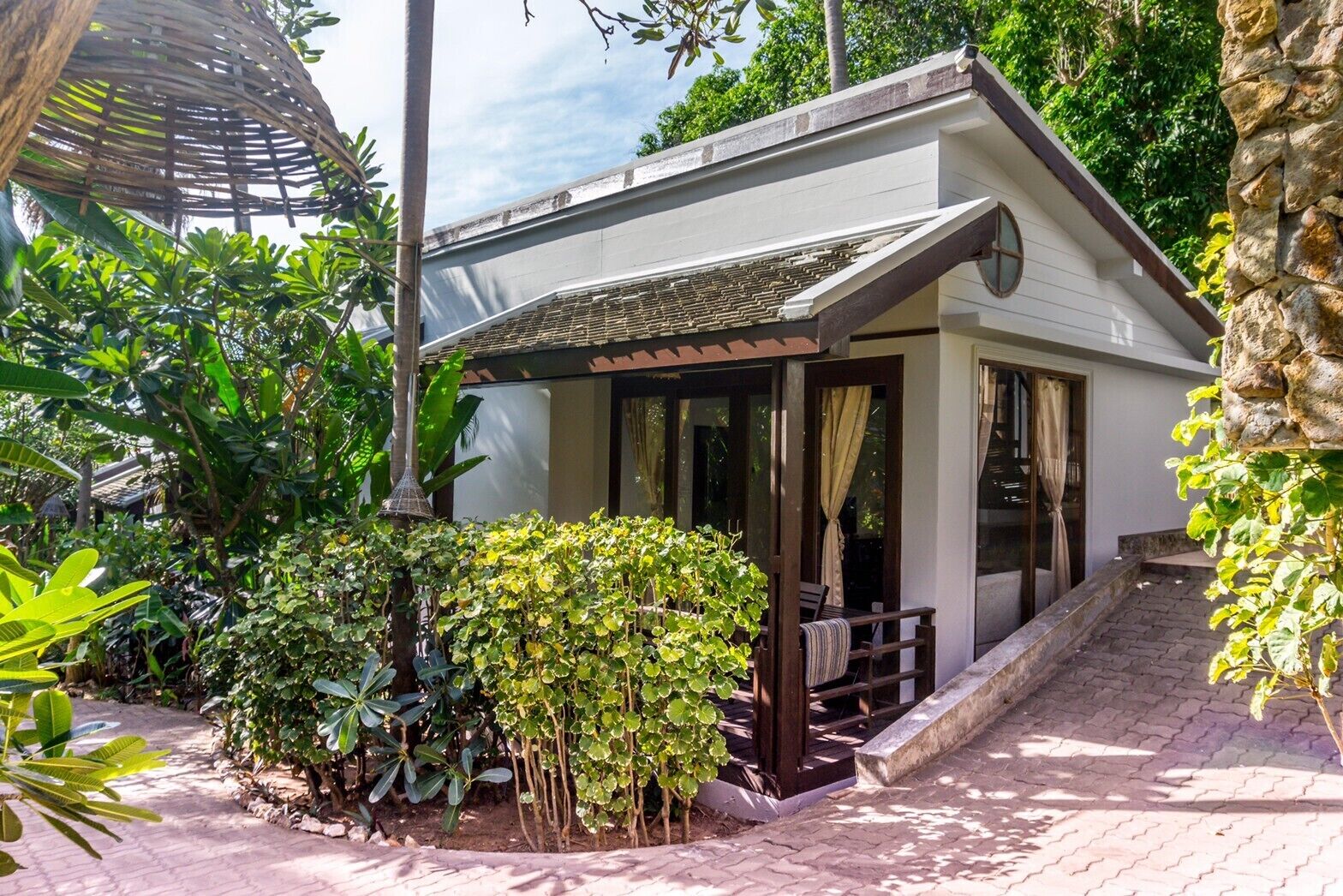 deluxe bungalow | 1 bedroom, premium bedding, desk, laptop workspace