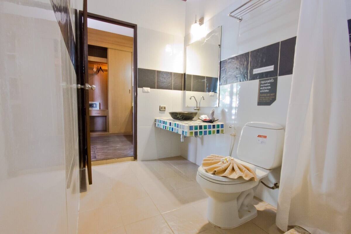 deluxe bungalow | 1 bedroom, premium bedding, desk, laptop workspace