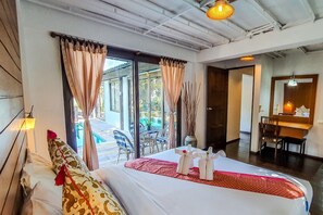 2 bedroom Suite with Pool Villa | Premium bedding, individually furnished, desk, laptop workspace - Sasitara Residence (Koh Samui)