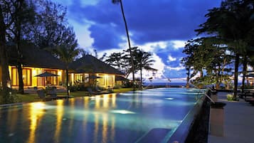 Outdoor pool, pool umbrellas, sun loungers