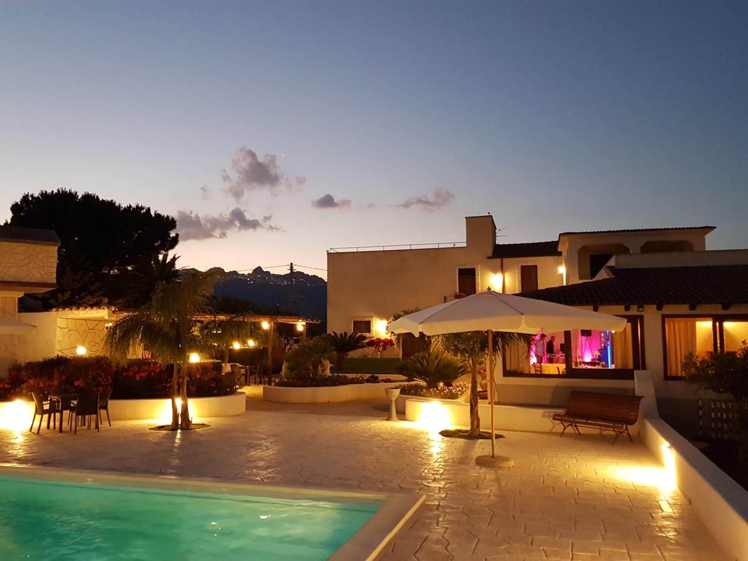 Seasonal outdoor pool, pool umbrellas, sun loungers