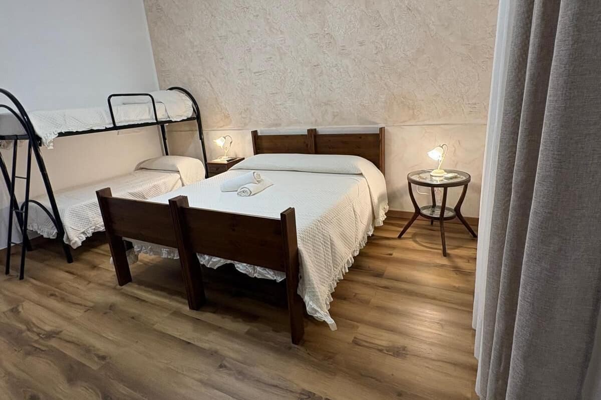 四人房 | 意大利 Frette 床單、高級寢具、羽絨被、Select Comfort 床墊