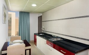 Deluxe Suite, 1 King Bed - Centara Life Muscat Dunes Hotel (Muscat)