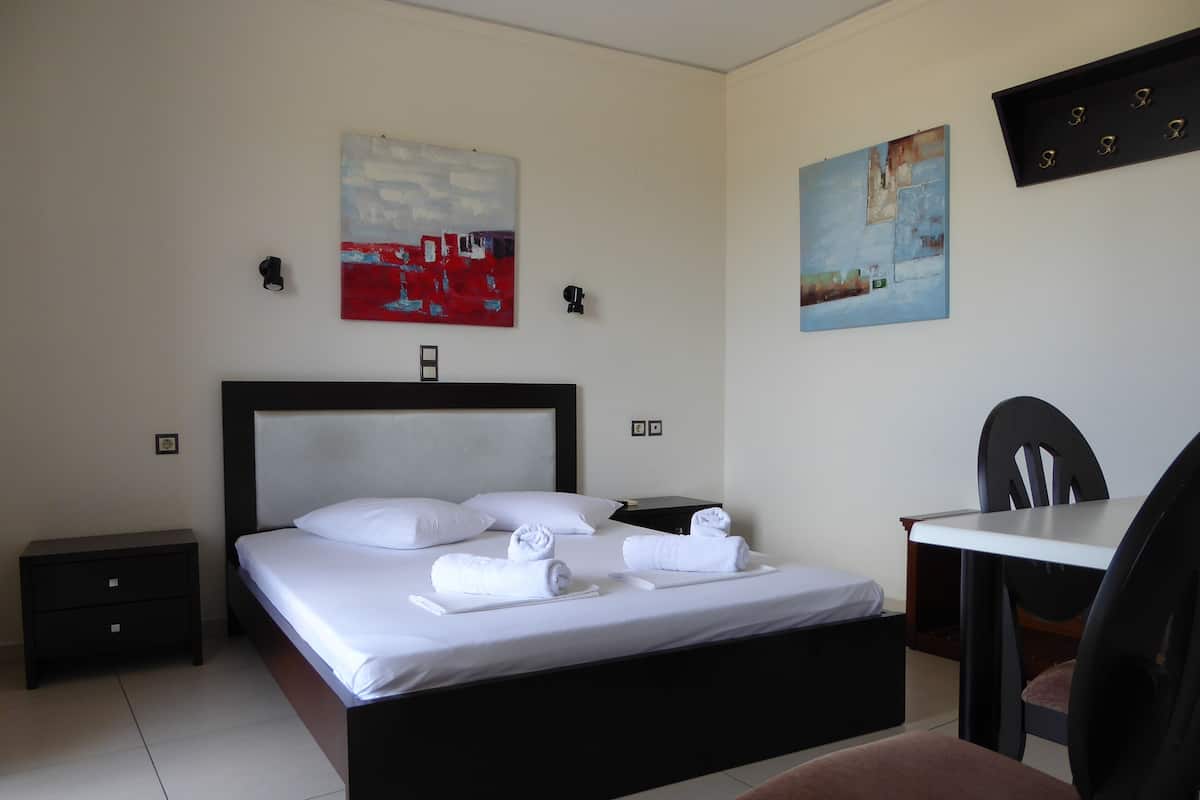 Studio, quang cảnh biển | Két bảo mật tại phòng, màn/rèm cản sáng, bàn ủi/dụng cụ ủi quần áo 