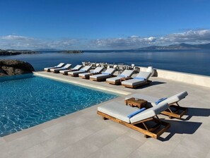 Seasonal outdoor pool, open 10:30 AM to 6:30 PM, pool umbrellas - Villa Margarita (Mykonos)