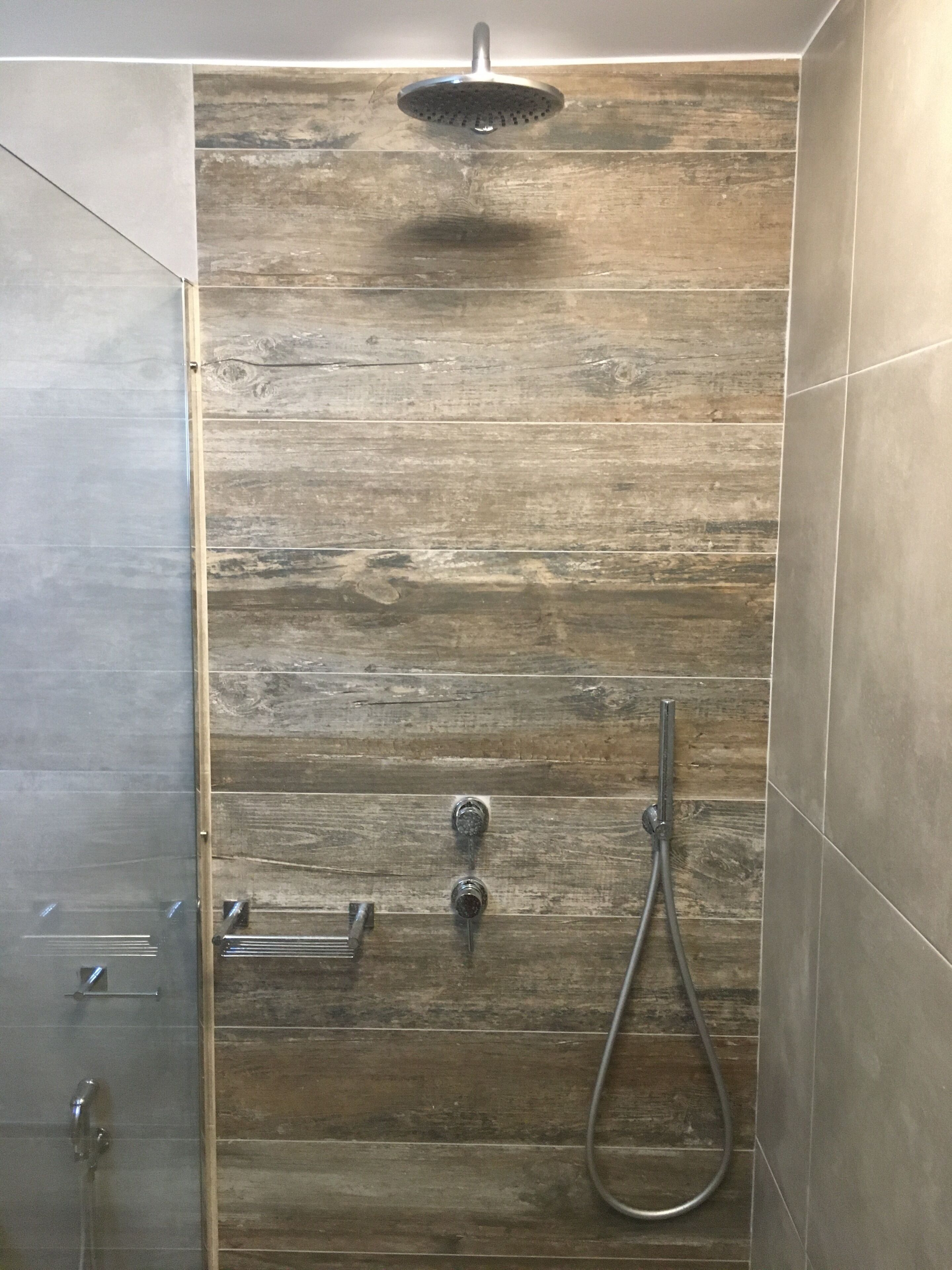 superior double room, sea view | bathroom | shower, free toiletries, hair dryer, slippers