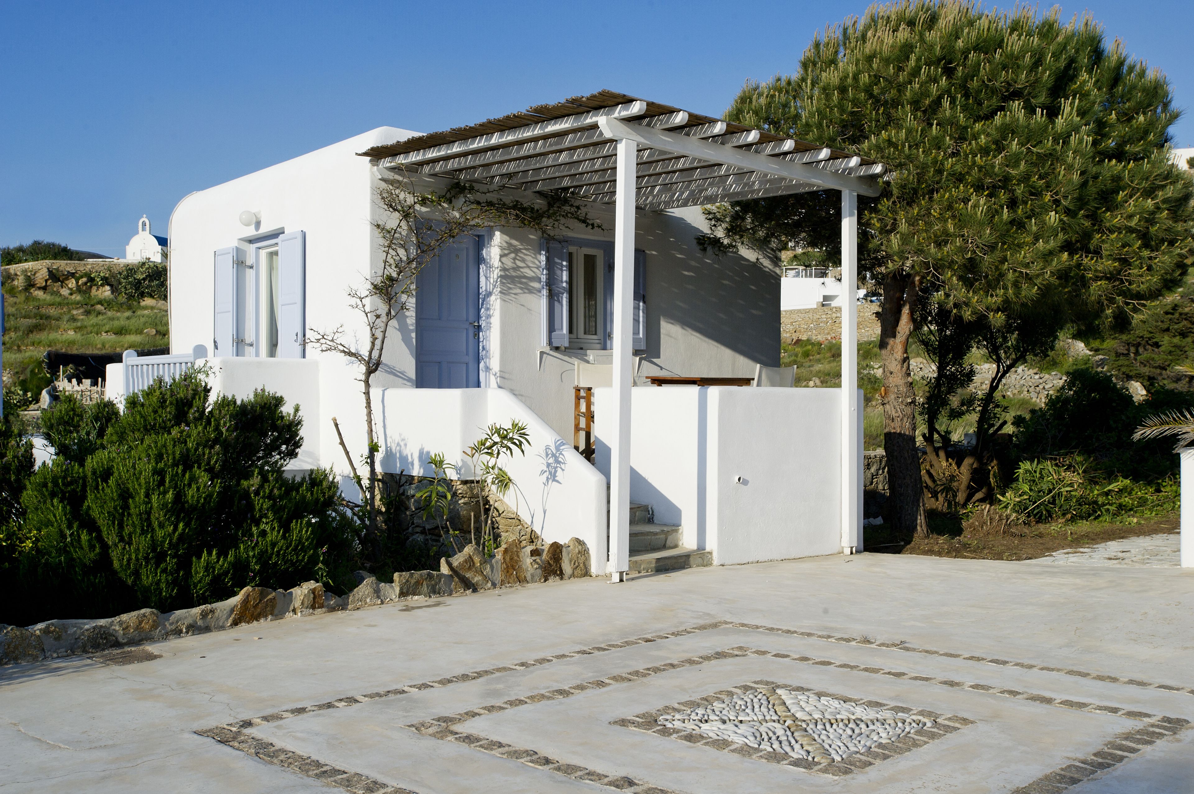 studio, garden view | terrace/patio