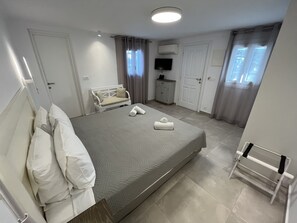 Superior tweepersoonskamer, uitzicht op tuin | Pillowtop-bedden, een kluis op de kamer, geluiddichte muren, gratis wifi