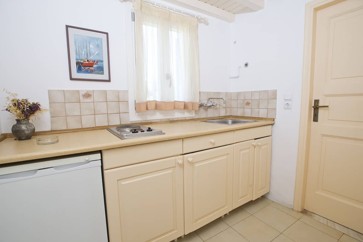 studio, garden view | private kitchenette | full-sized fridge, espresso maker, electric kettle