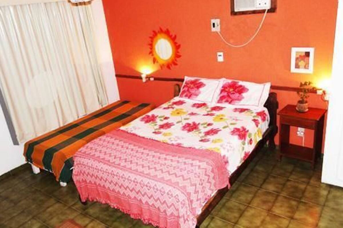 Chambre Triple, salle de bains privée