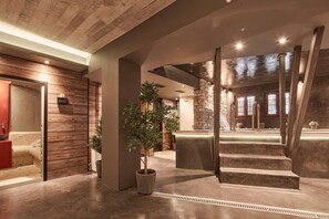 Couples treatment rooms, sauna, hot tub, steam room, Turkish bath
