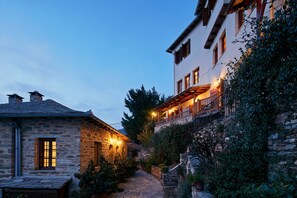 Property grounds - Dryades Hotel (Volos)