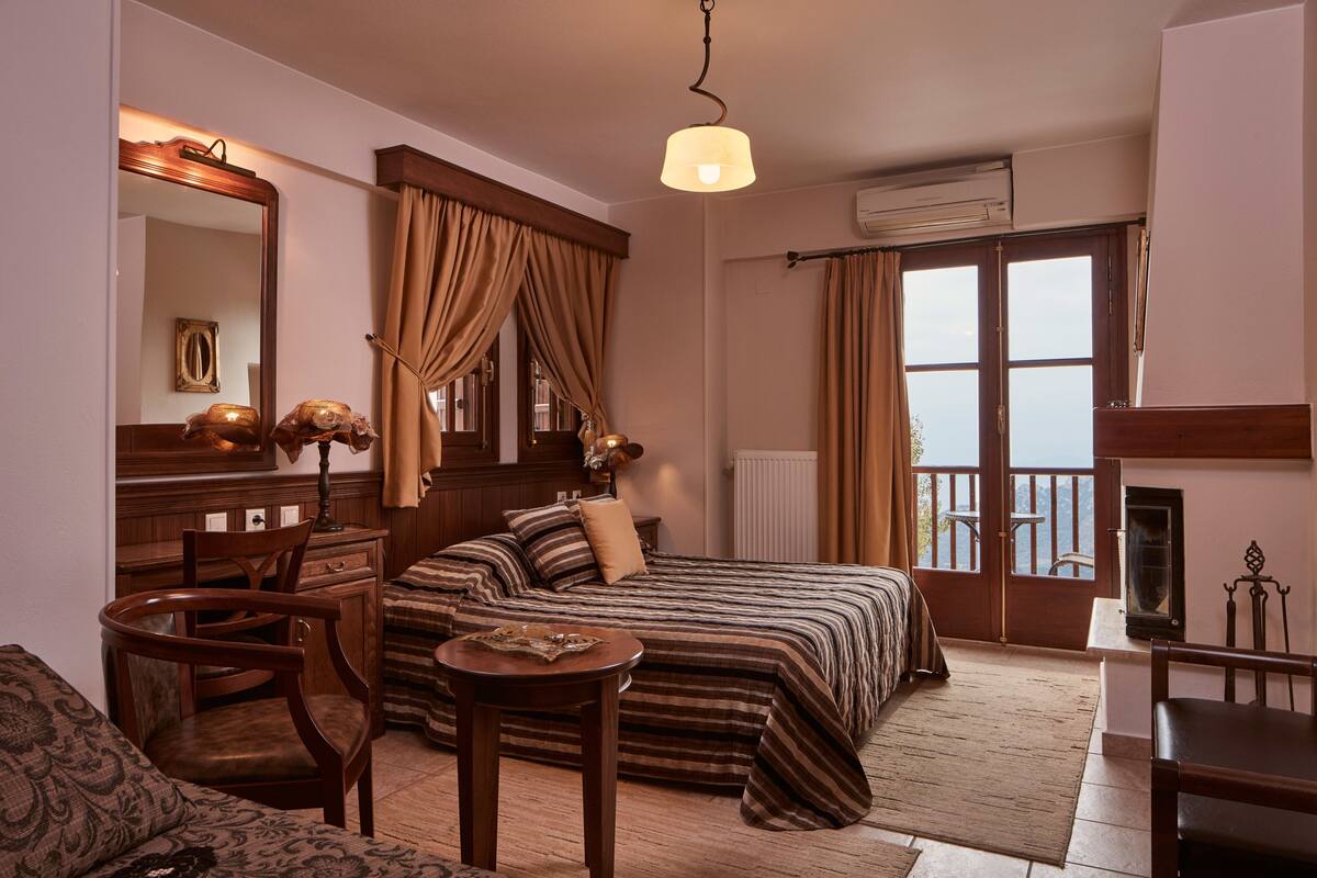 Junior Suite (Panoramic View) | Minibar, in-room safe, free cribs/infant beds, free WiFi
