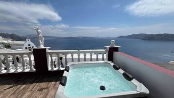 Tina de hidromasaje al aire libre