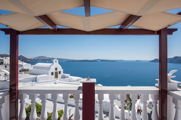 Terrace/patio - Maryloujohn Villas (Santorini)
