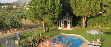 Outdoor pool, pool umbrellas, pool loungers