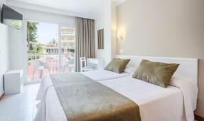 Zimmersafe, Verdunkelungsvorhänge, kostenloses WLAN