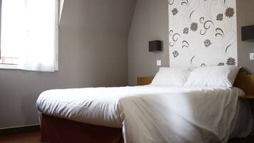 Double Room | Desk, soundproofing, cribs/infant beds, free WiFi