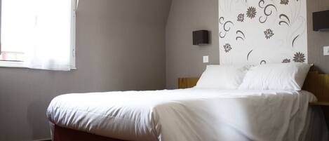 Habitación doble | Escritorio, insonorización, cunas y wifi gratis