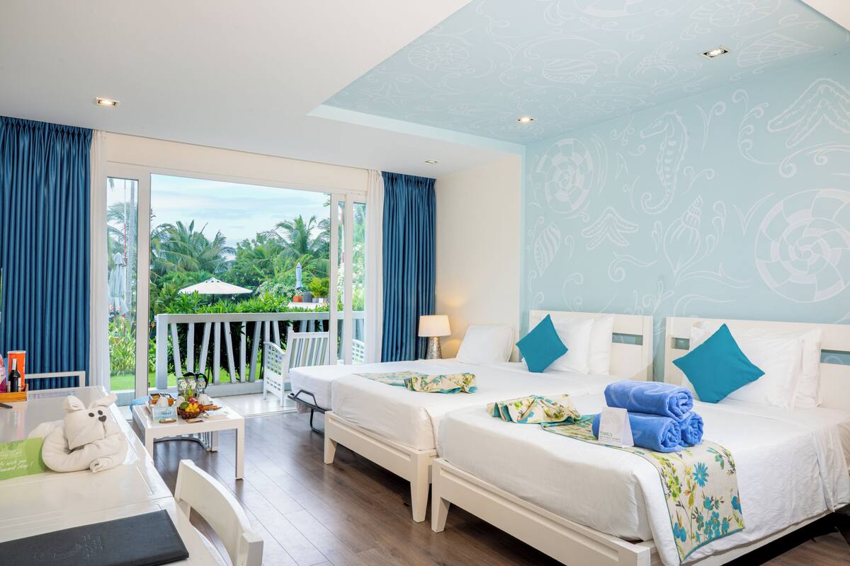 Azul Pool View | Minibar, in-room safe, laptop workspace, WiFi (free)