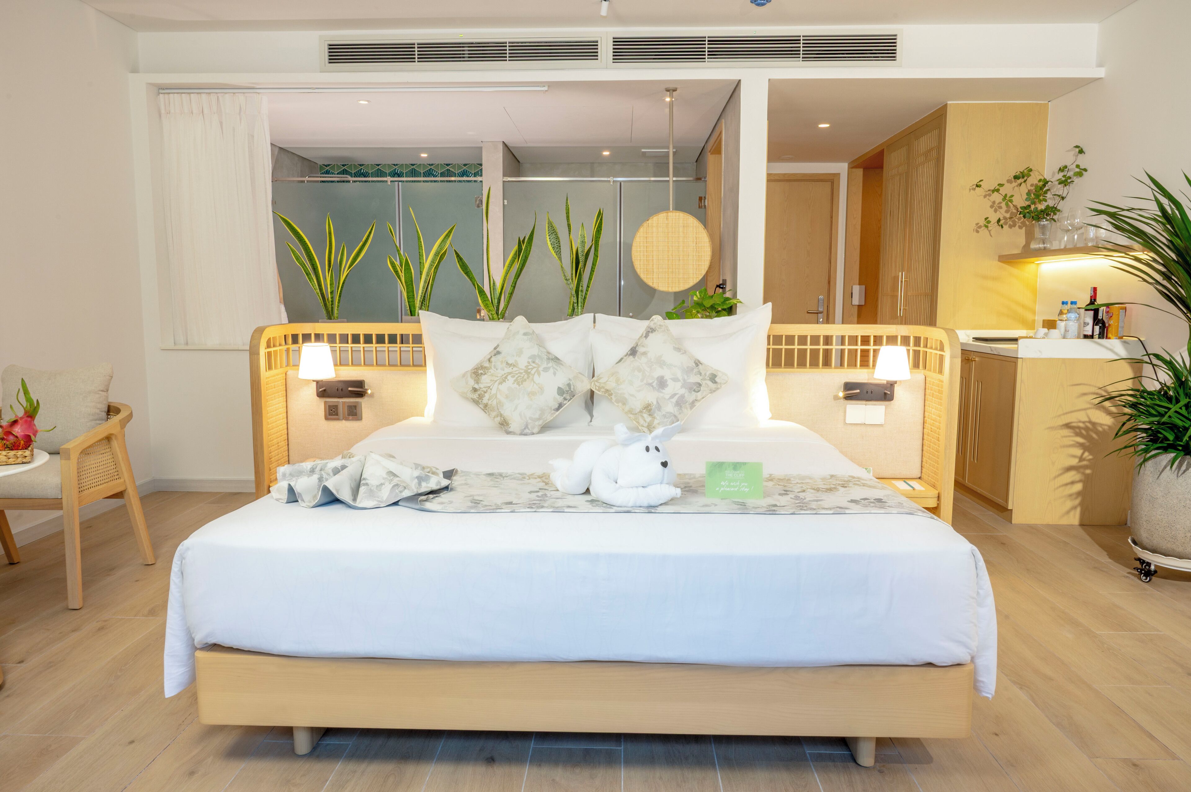 Minibar, in-room safe, laptop workspace, free WiFi