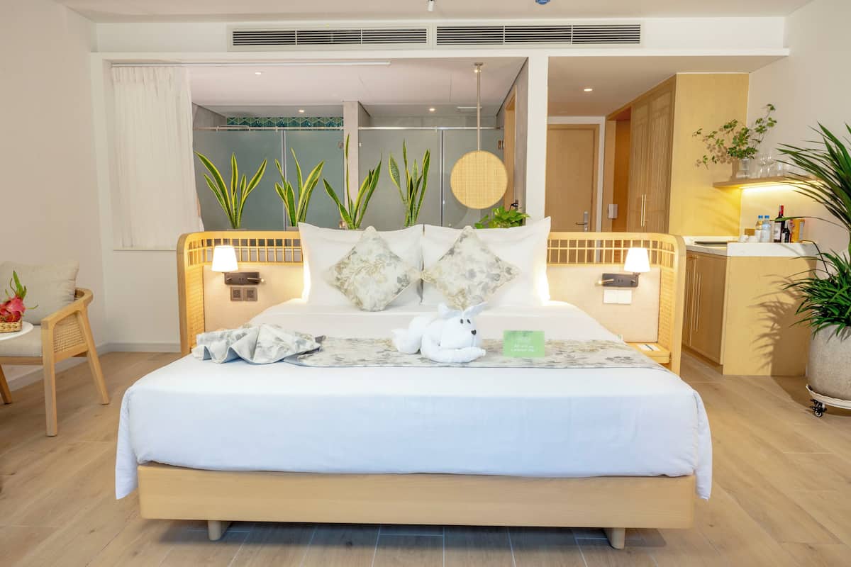 Minibar, in-room safe, laptop workspace, free WiFi