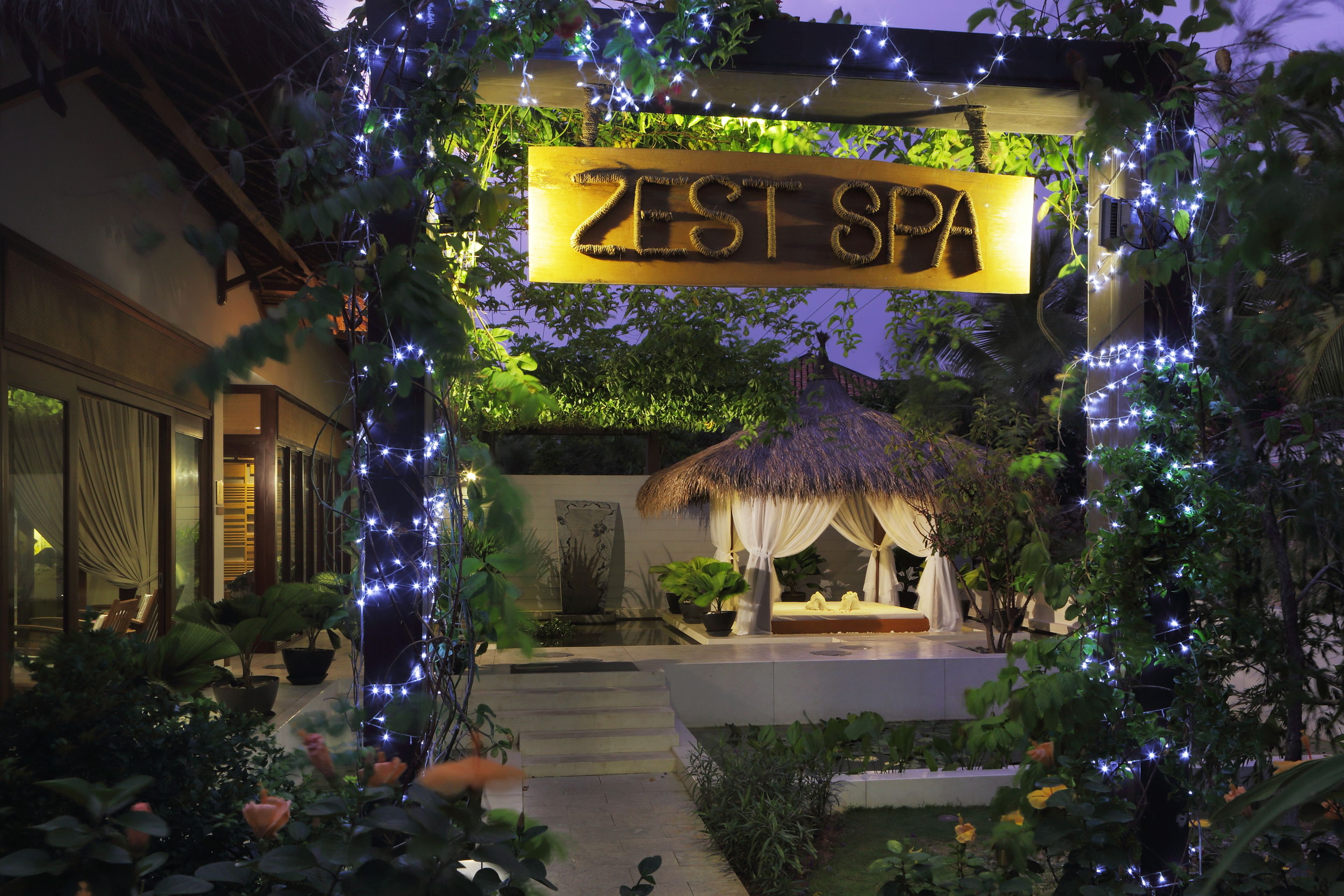 sauna, steam room, body treatments, massages on the beach, body wraps