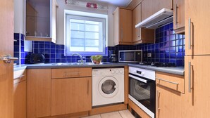 Coffee/tea maker, microwave, dishwasher - Union Níké Apartments (London)