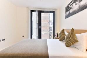 Standard Apartment, 3 Bedrooms | Iron/ironing board, rollaway beds, free WiFi