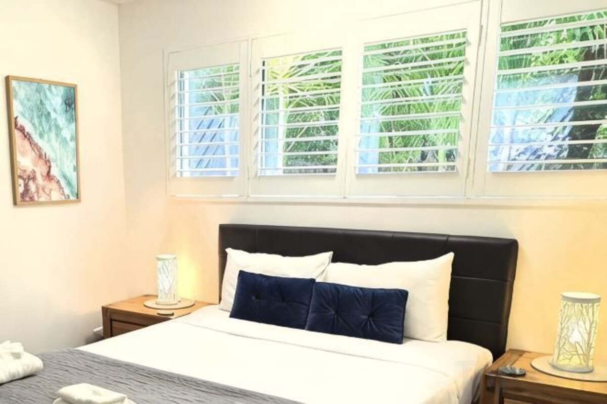1 bedroom, premium bedding, pillowtop beds, desk