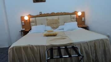 Standard Room | Minibar, desk, iron/ironing board, free WiFi