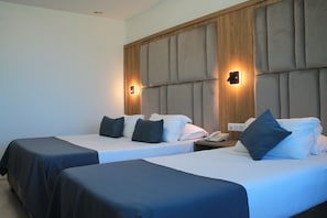 Premium bedding, in-room safe, desk, blackout drapes - Palace Appart Hôtel (Algiers)