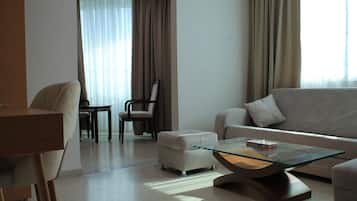 1 bedroom, premium bedding, in-room safe, desk