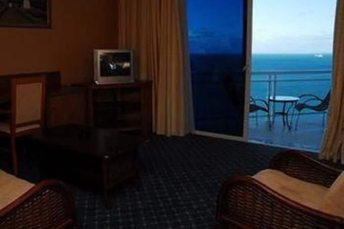 Junior Suite | Egyptian cotton sheets, in-room safe, blackout curtains, soundproofing