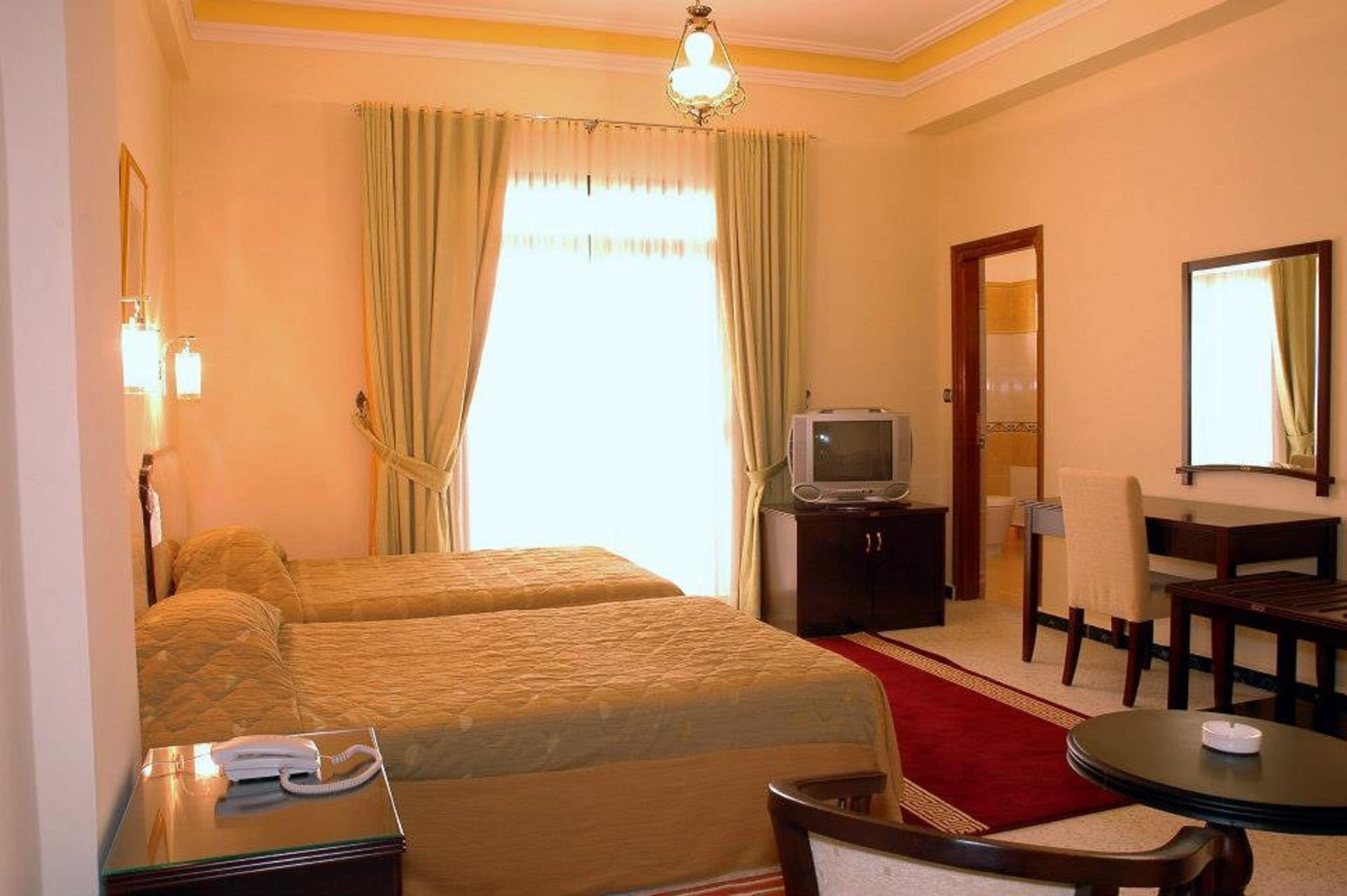 Literie de qualité supérieure, coffres-forts dans les chambres, bureau