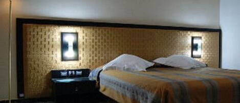 Roba de llit d'alta qualitat, caixa forta a l'habitació i escriptori