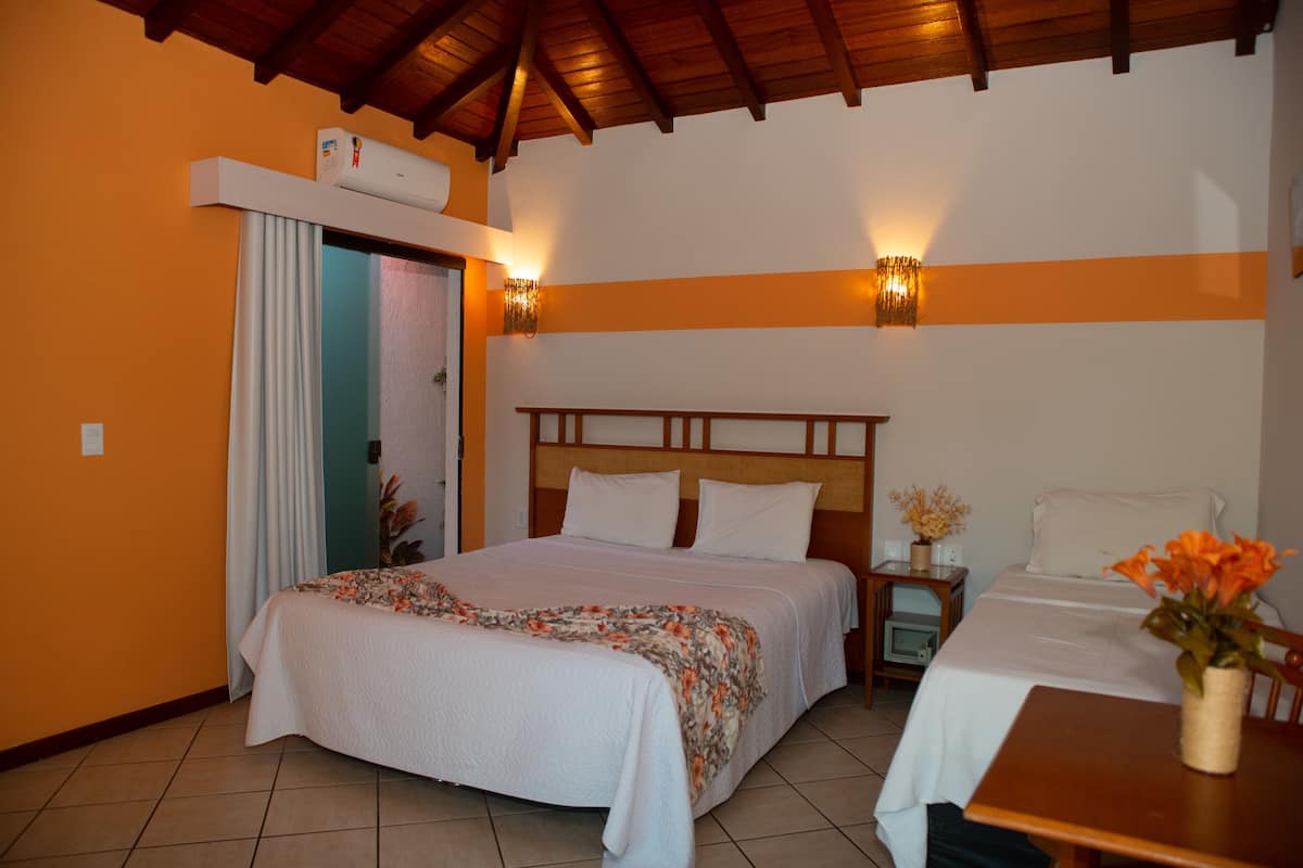 Tripla Deluxe, idromassaggio | 1 camera, minibar, una cassaforte in camera, una scrivania