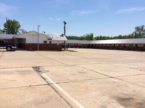 Ubetjent parkering (inkludert)