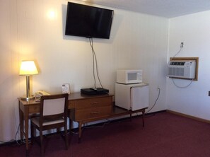 Lydisolert, strykejern/-brett og ekstrasenger (mot et tillegg)