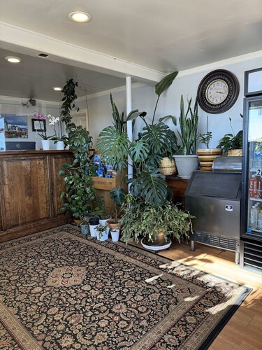 Country Manor Motel Watkins