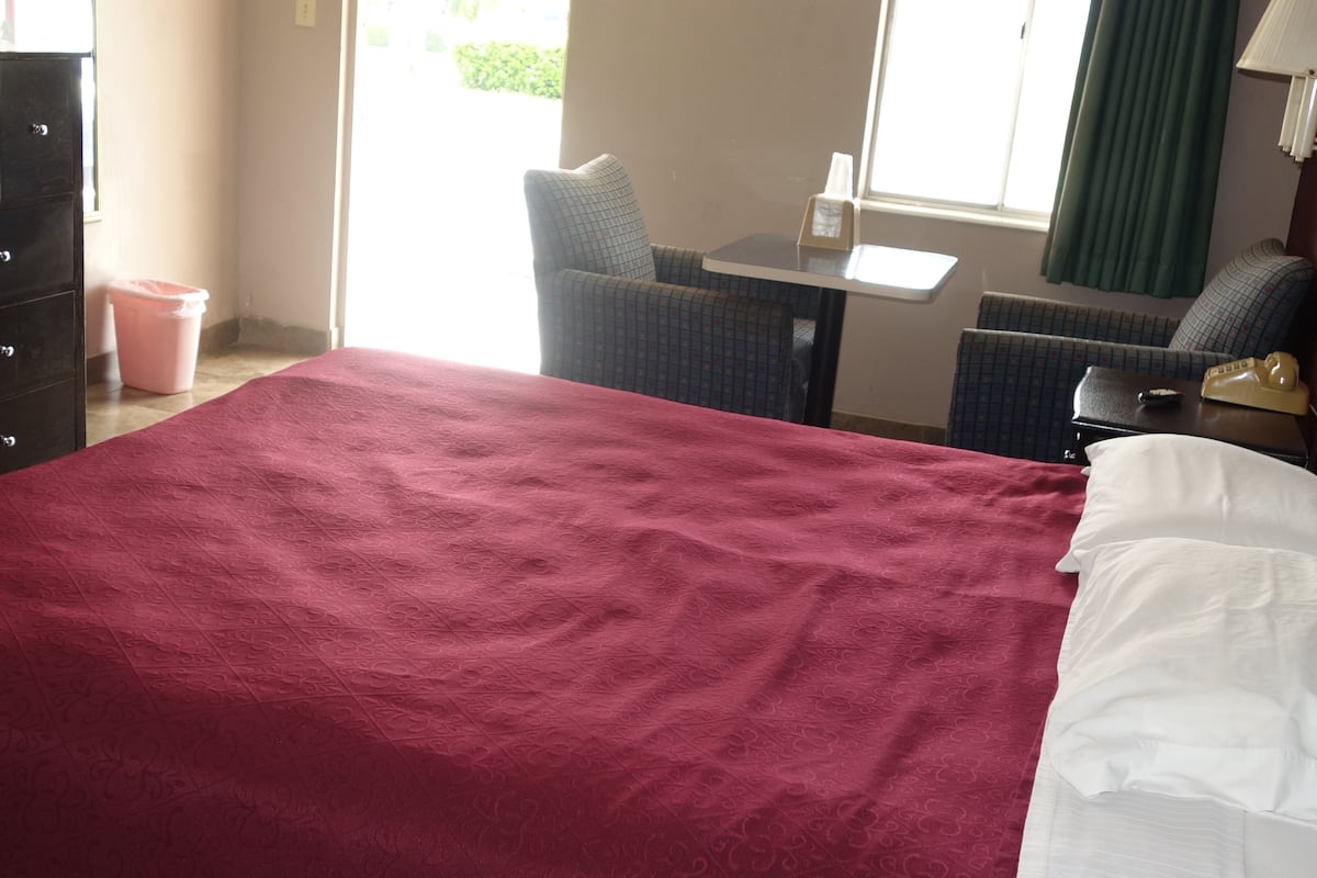 Wifi gratis y ropa de cama