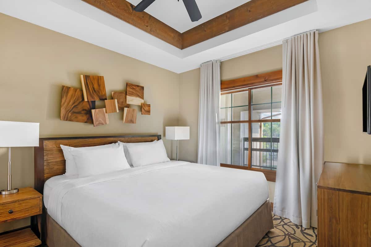 3 BEDROOM 3KG OR 2KG 1 QN PRESIDENTIAL SUITE | Pillow-top beds, in-room safe, blackout curtains, iron/ironing board