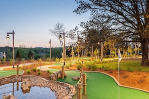 Mini-golf