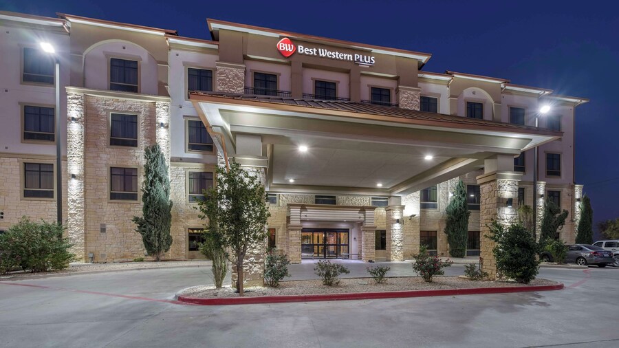 贝斯特韦斯特米德兰套房酒店