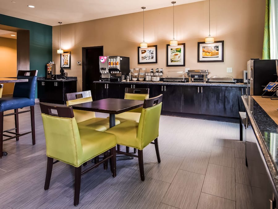 Desayuno completo incluido todos los días