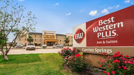 Außenbereich. Best Western Plus Carrizo Springs Inn & Suites
