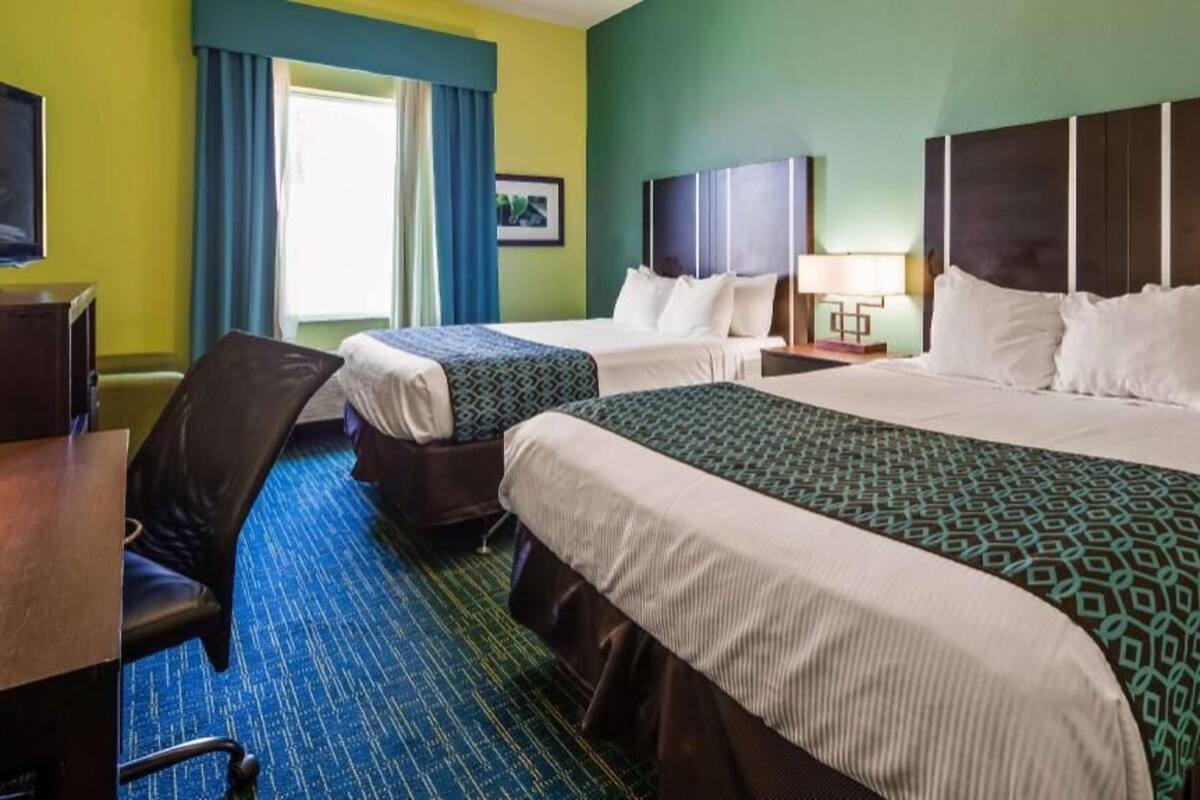 Pillowtop beds, in-room safe, desk, laptop workspace