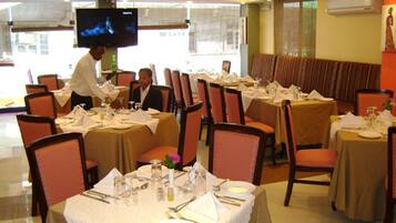 Daily continental breakfast (USD 10 per person)