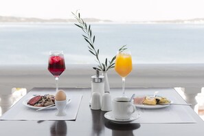 Free daily buffet breakfast - Akti Ouranoupoli (Aristotelis)