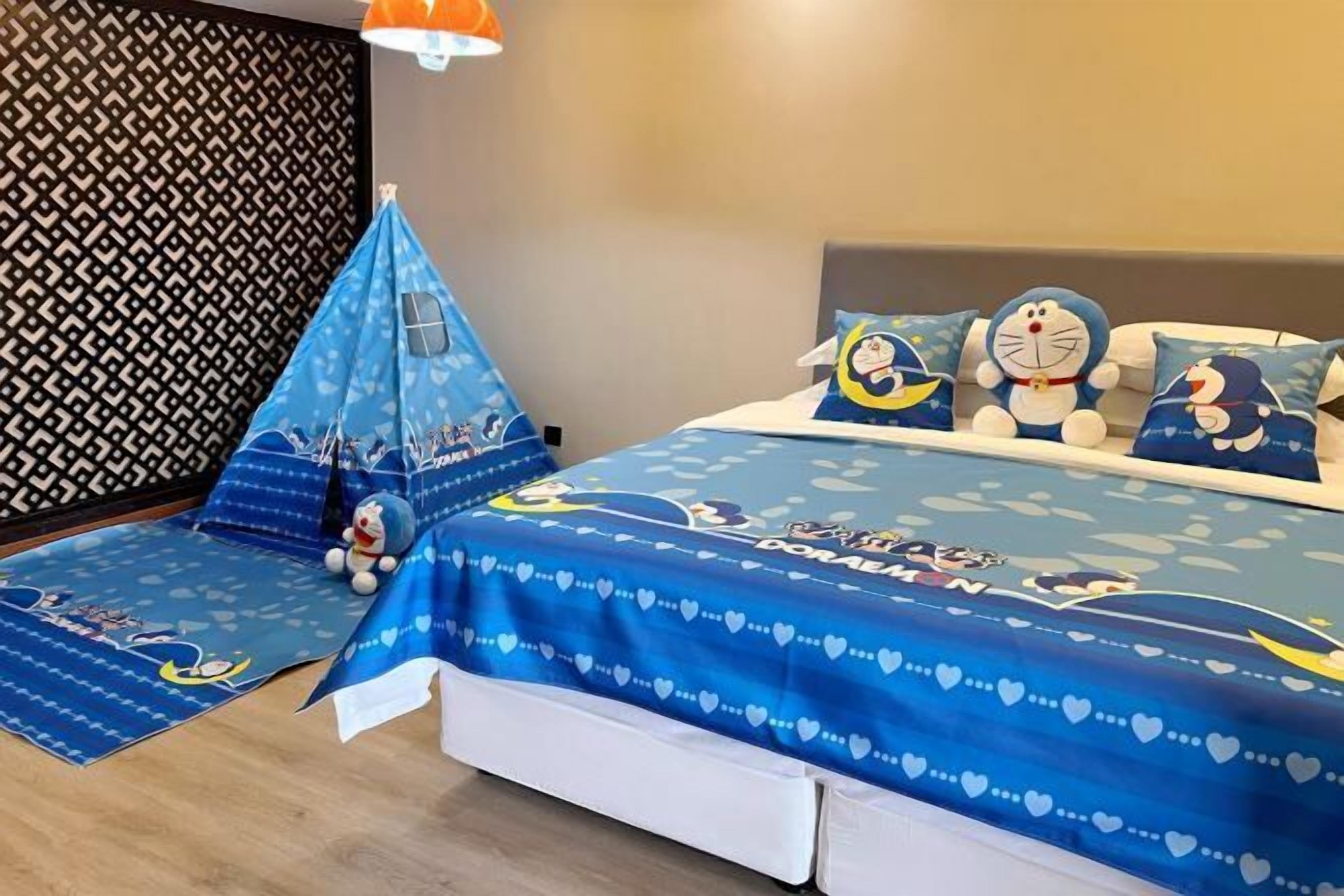 Minibar, in-room safe, iron/ironing board, Internet